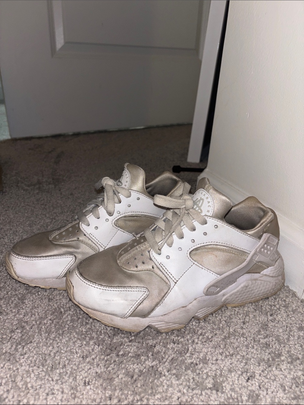 Nike Women’s Air Huarache
Triple White